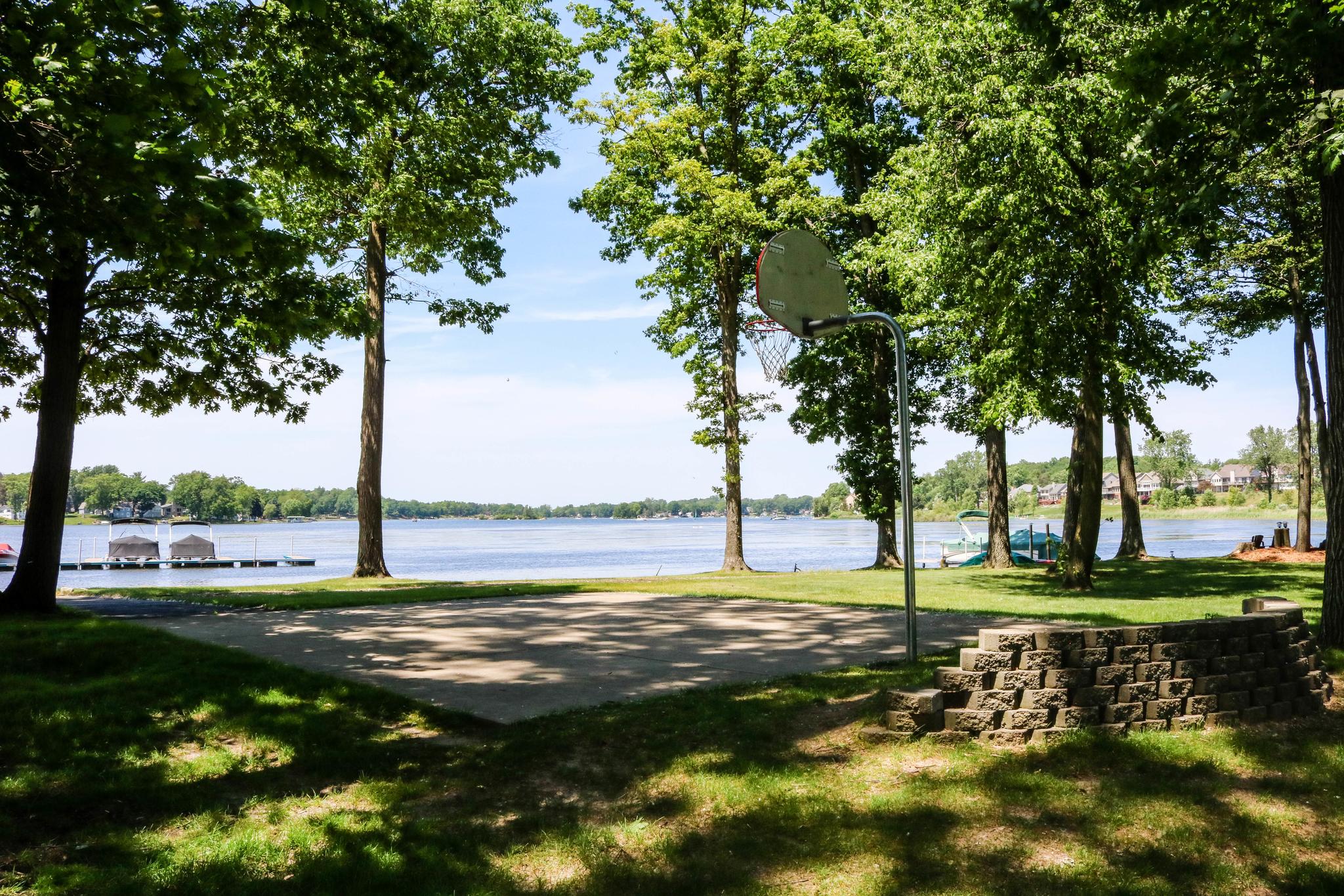 Basketball Court at Lakeshore Pointe