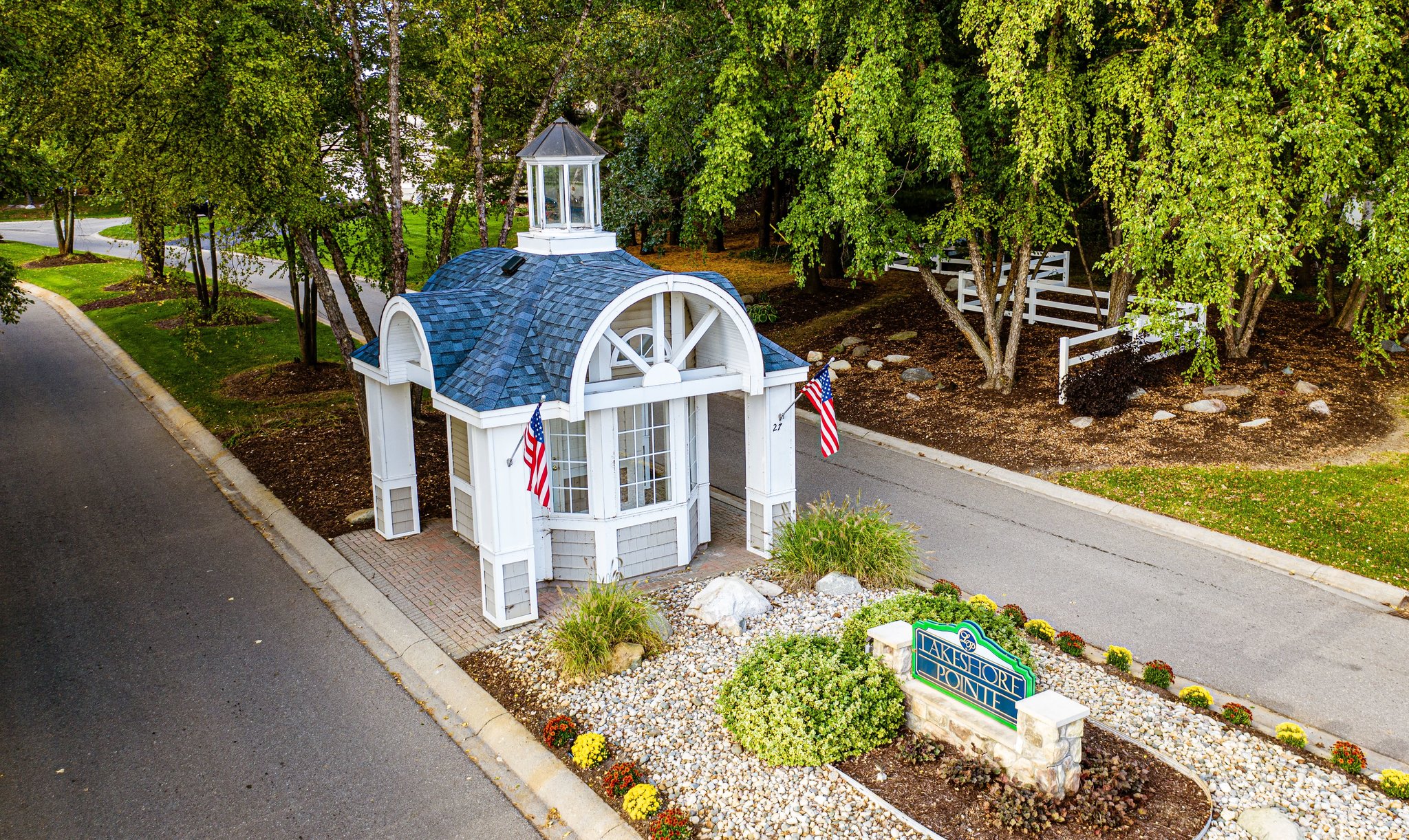 Entrance to Lakeshore Pointe neighborhood